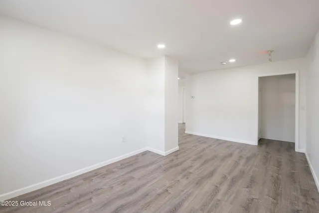 $449,900 | 135 Freemans Bridge Road, Glenville, NY 12302