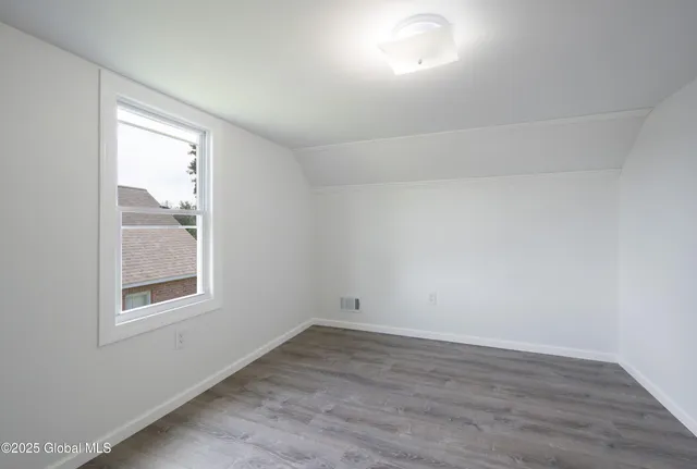 $449,900 | 135 Freemans Bridge Road, Glenville, NY 12302