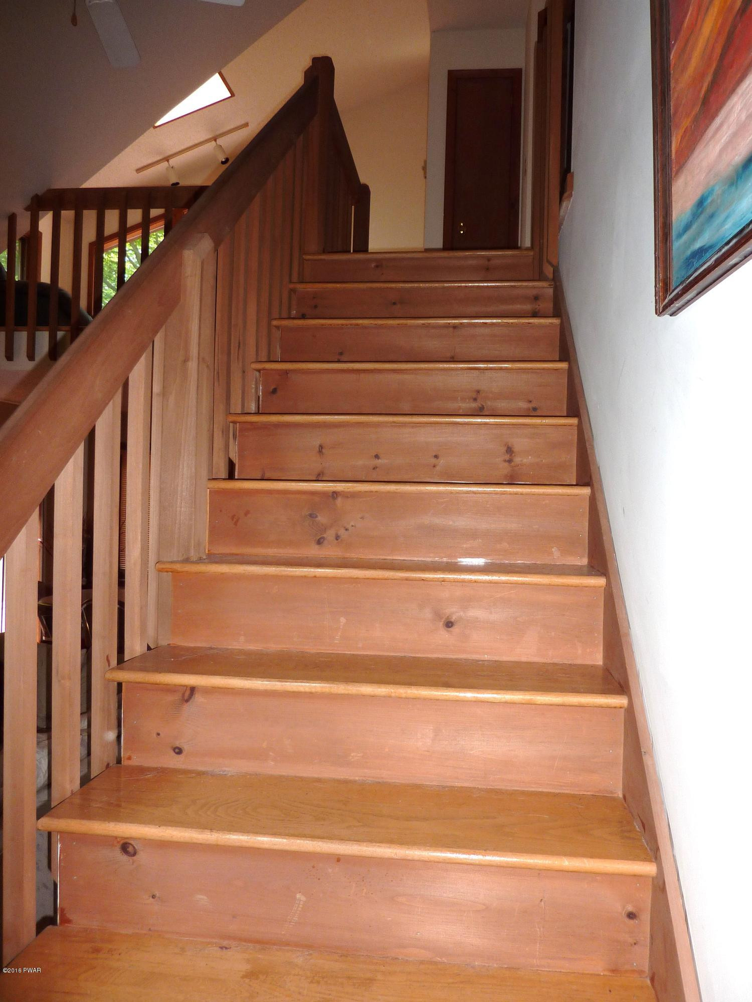 106 Valley Run Road Greentown, PA 18426 - Photo 15 of 21 a view of entryway