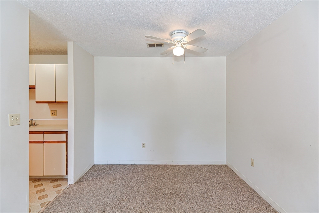 1811 Franklin Crossing Road, Unit 1811 Franklin, MA 02038 - Photo 17 of 31 an empty room