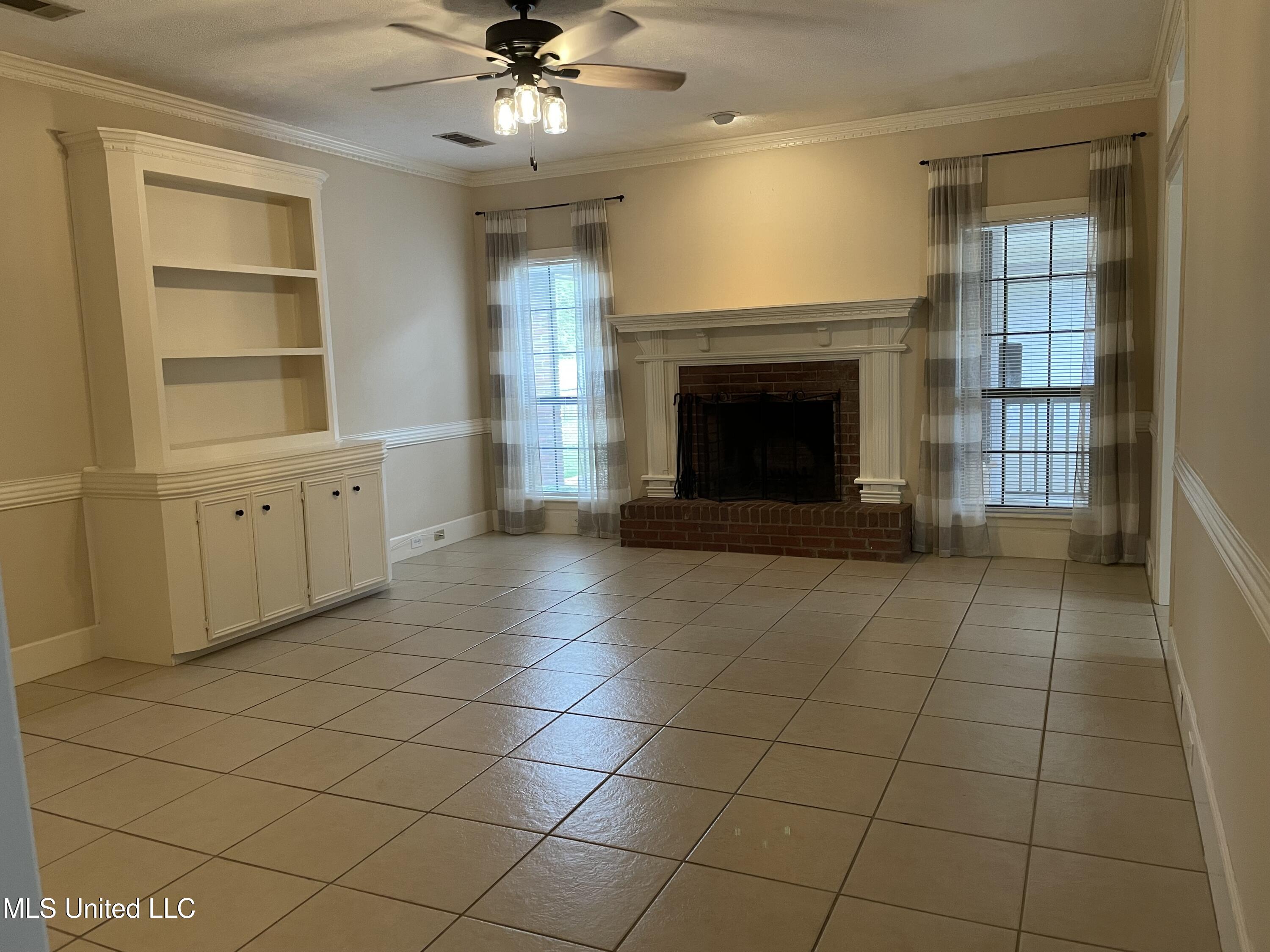 113 Oak Ridge Circle Madison, MS 39110 - Photo 2 of 15 IMG_2499