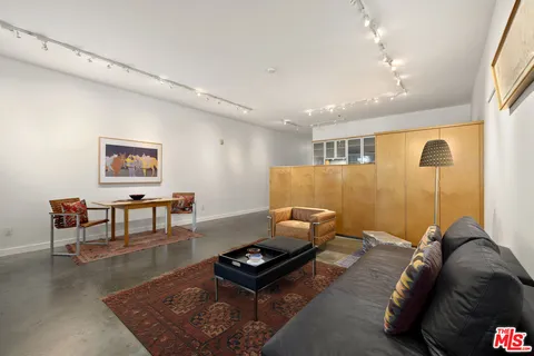 $1,200,000 | 615 Hampton Drive, Unit B104, Venice, CA 90291