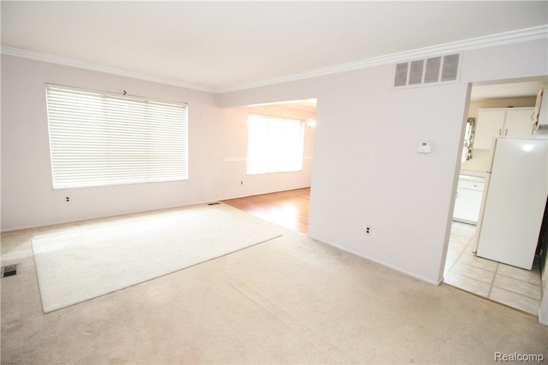 29530 Hoover Road, Unit 73 Warren, MI 48093 - Photo 6 of 19 IMG_2720.JPG