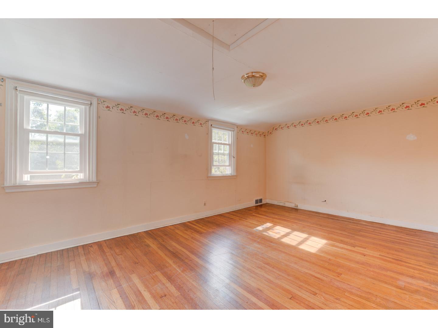 403 Willow Road Oreland, PA 19075 - Photo 20 of 25 Bedroom - Main