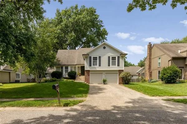 $420,000 | 8516 Darnell Street, Lenexa, KS 66215