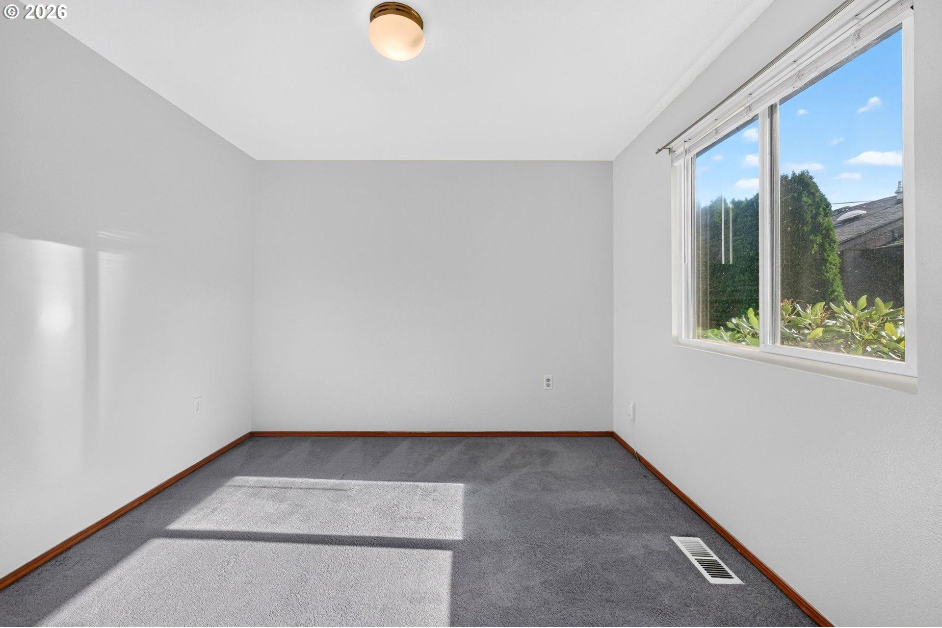 9654 North Edison Street Portland, OR 97203 - Photo 22 of 34 Bedroom