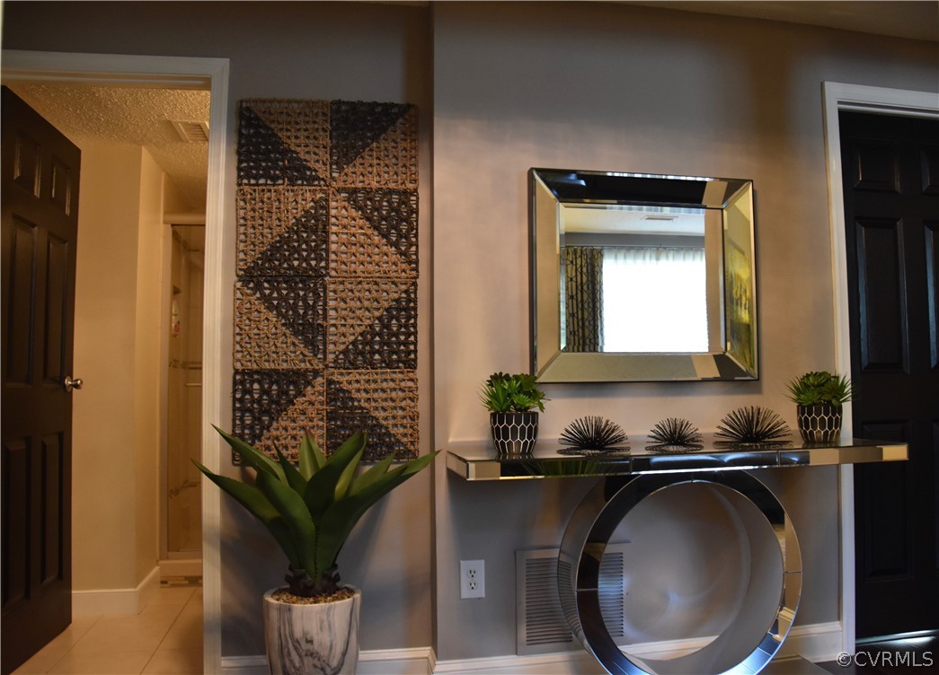 314 Buffalo Road Richmond, VA 23223 - Photo 13 of 24 Splendid Family Room Entrance