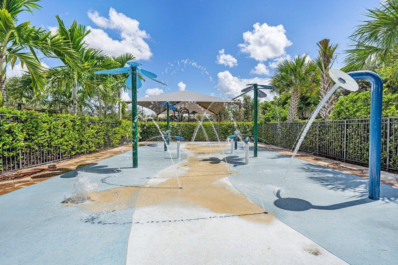 14131 Rock Salt Road Delray Beach, FL 33446 - Photo 33 of 43 Kids' Splash Area