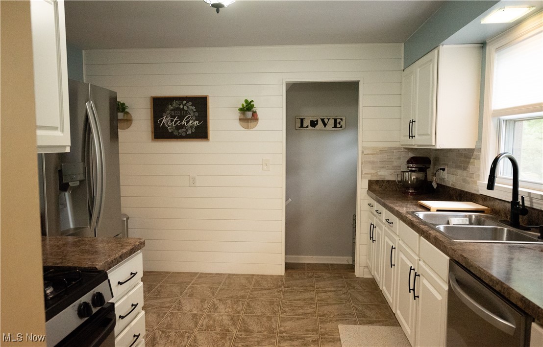 772 Ewing Road Youngstown, OH 44512 - Photo 8 of 14 Gallery Image 8