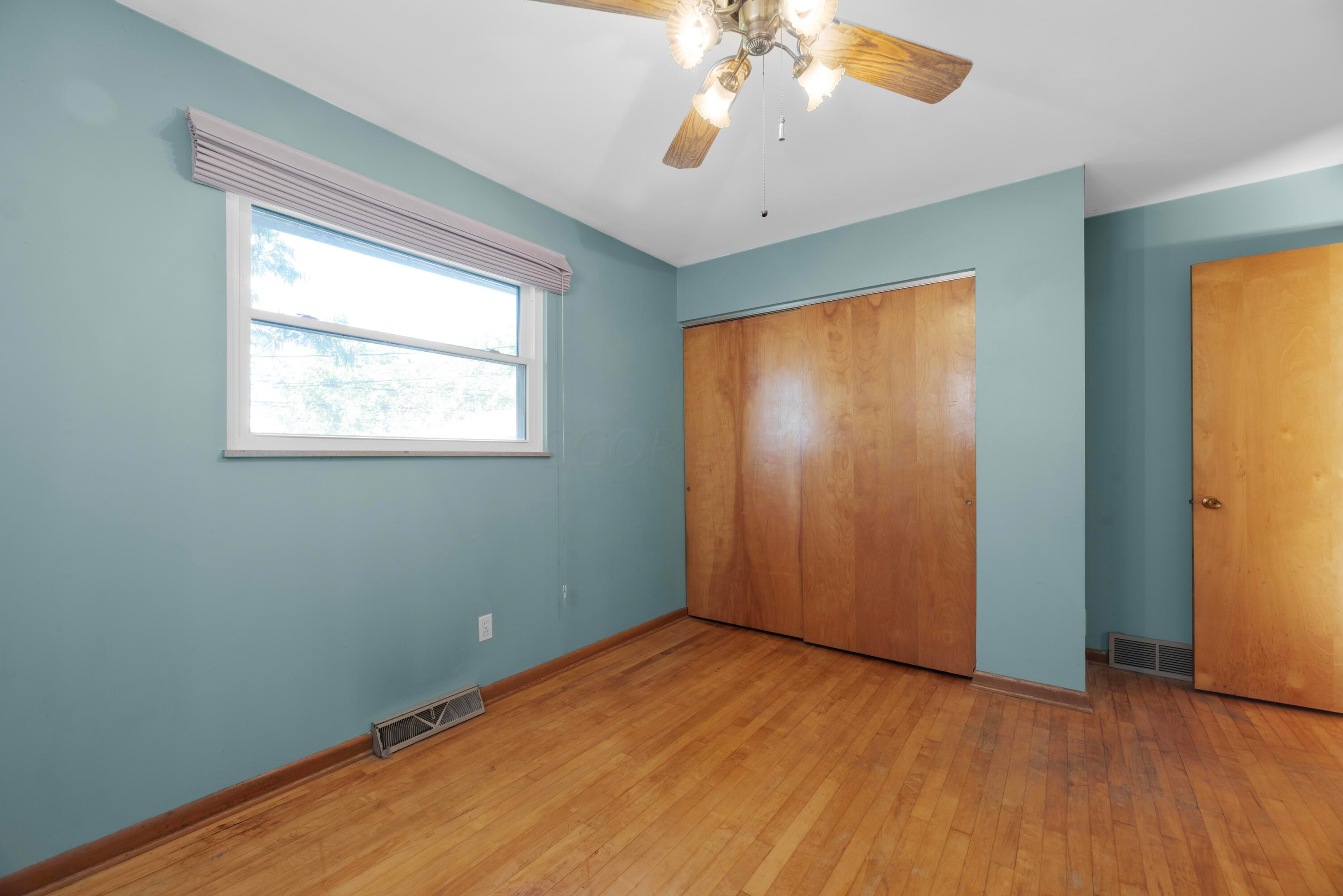 5309 Stock Road Columbus, OH 43229 - Photo 19 of 40 MAR_3091