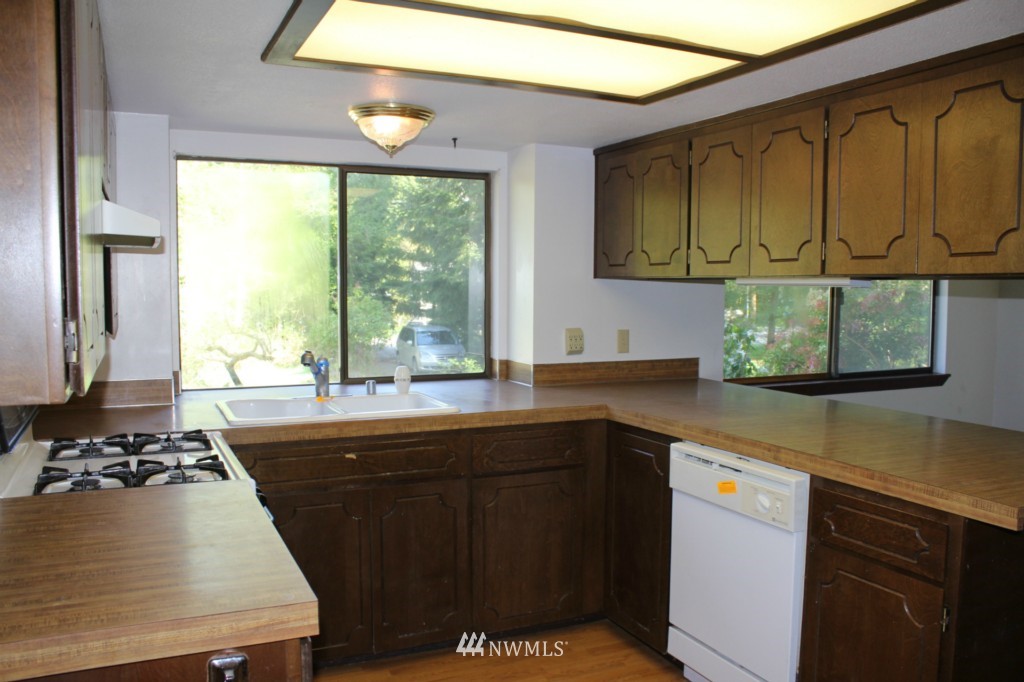 1667 Southwest Old Clifton Road Port Orchard, WA 98367 - Photo 2 of 13 Gallery Image 2