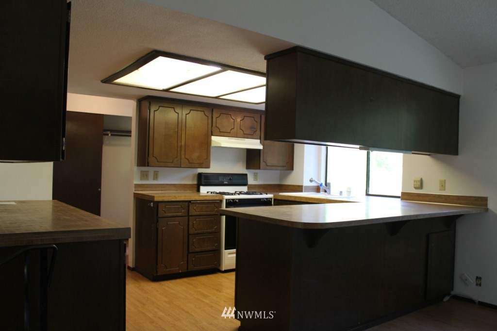 1667 Southwest Old Clifton Road Port Orchard, WA 98367 - Photo 10 of 13 Gallery Image 10