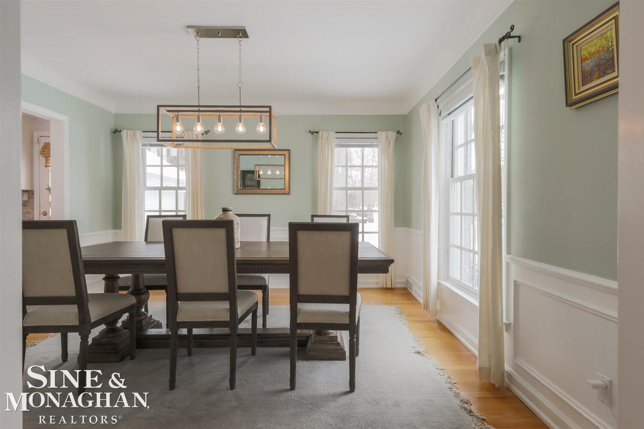 1036 Bedford Road Grosse Pointe, MI 48230 - Photo 19 of 40 50034441-18.JPG