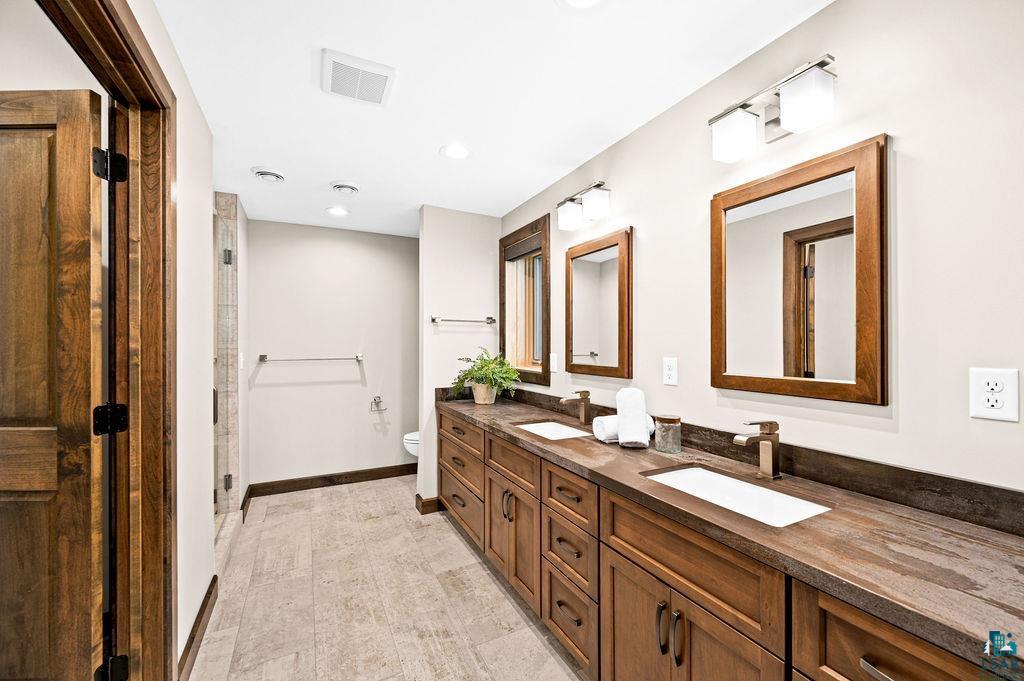 8411 Congdon Boulevard, Unit 1 Duluth, MN 55804 - Photo 22 of 35