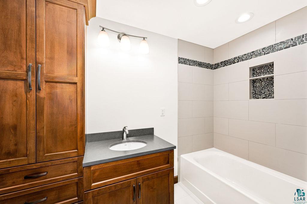 8411 Congdon Boulevard, Unit 1 Duluth, MN 55804 - Photo 30 of 35