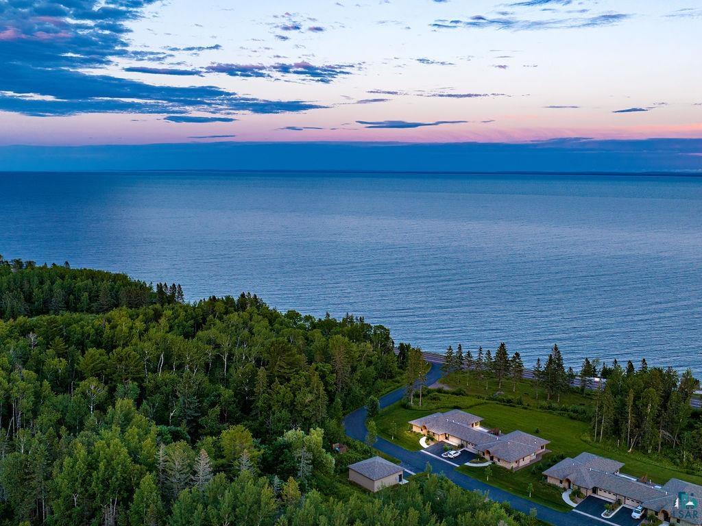 8411 Congdon Boulevard, Unit 1 Duluth, MN 55804 - Photo 3 of 35