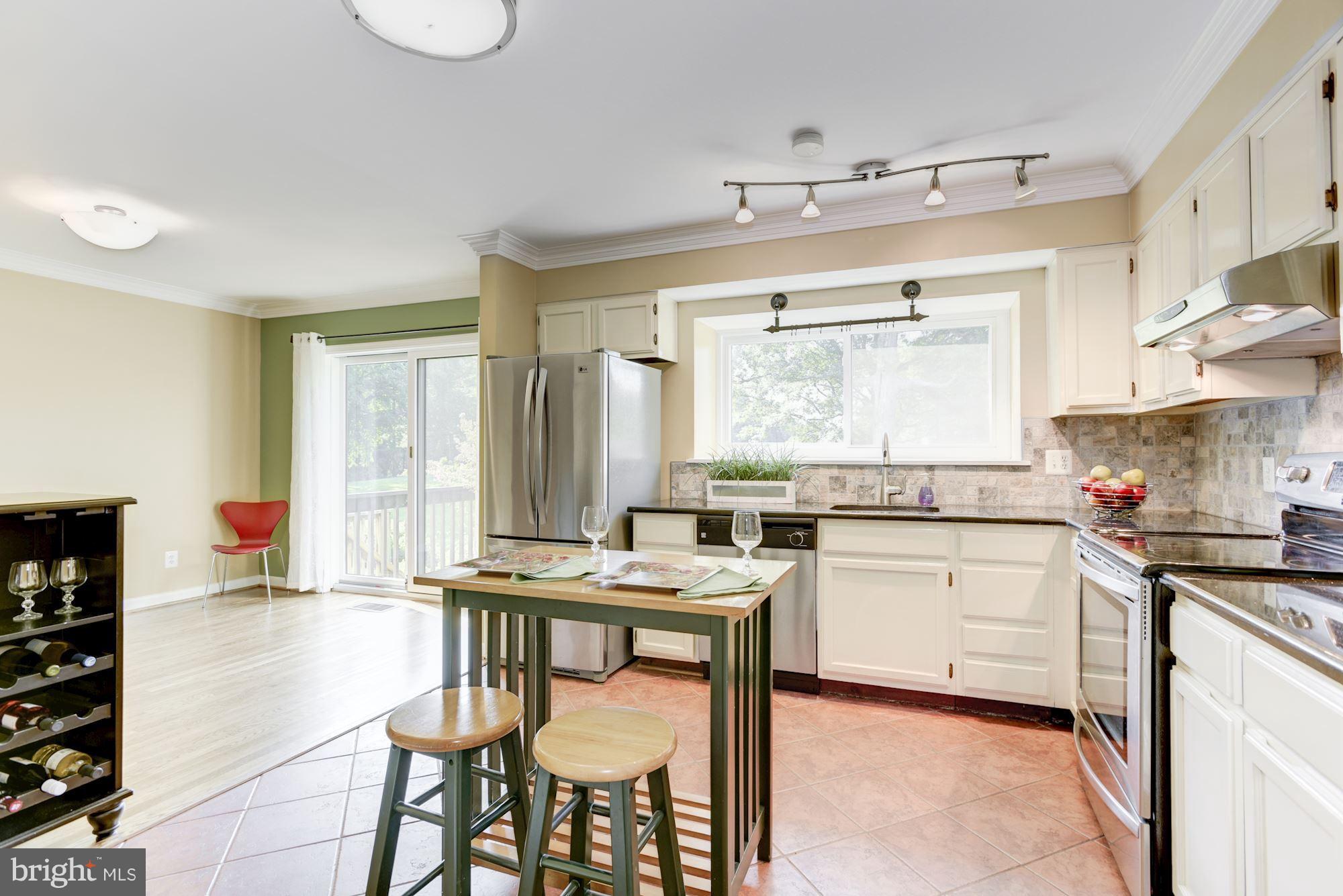 11607 Golf Course Square Reston, VA 20191 - Photo 11 of 30 Kitchen