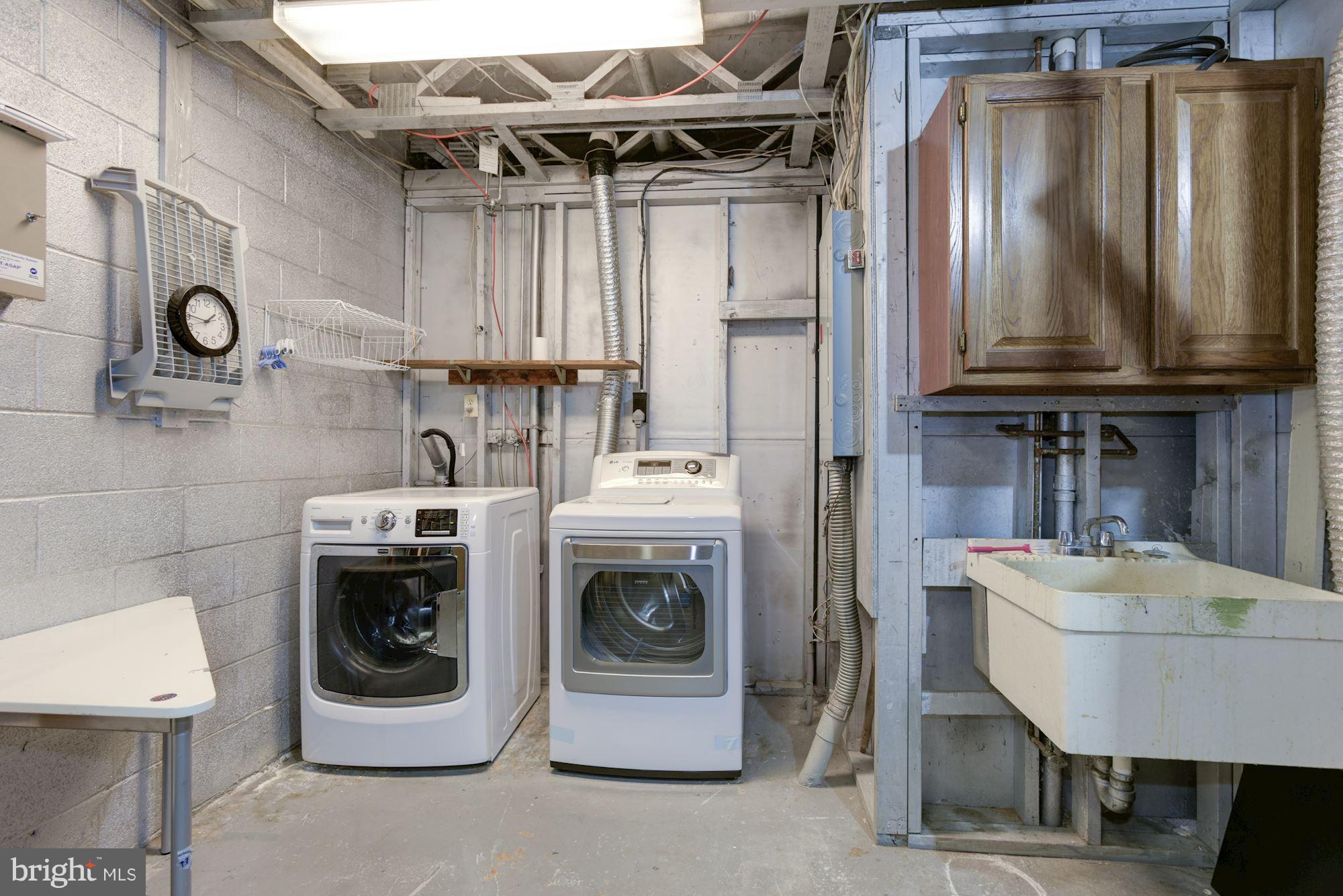 11607 Golf Course Square Reston, VA 20191 - Photo 24 of 30 Laundry Room