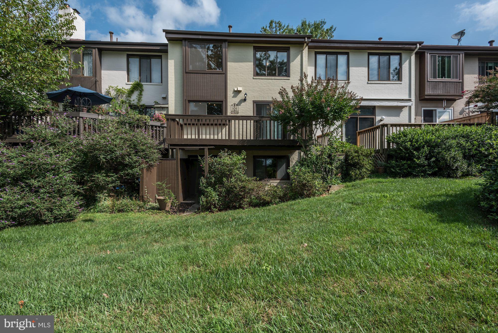 11607 Golf Course Square Reston, VA 20191 - Photo 28 of 30 Exterior (Rear)