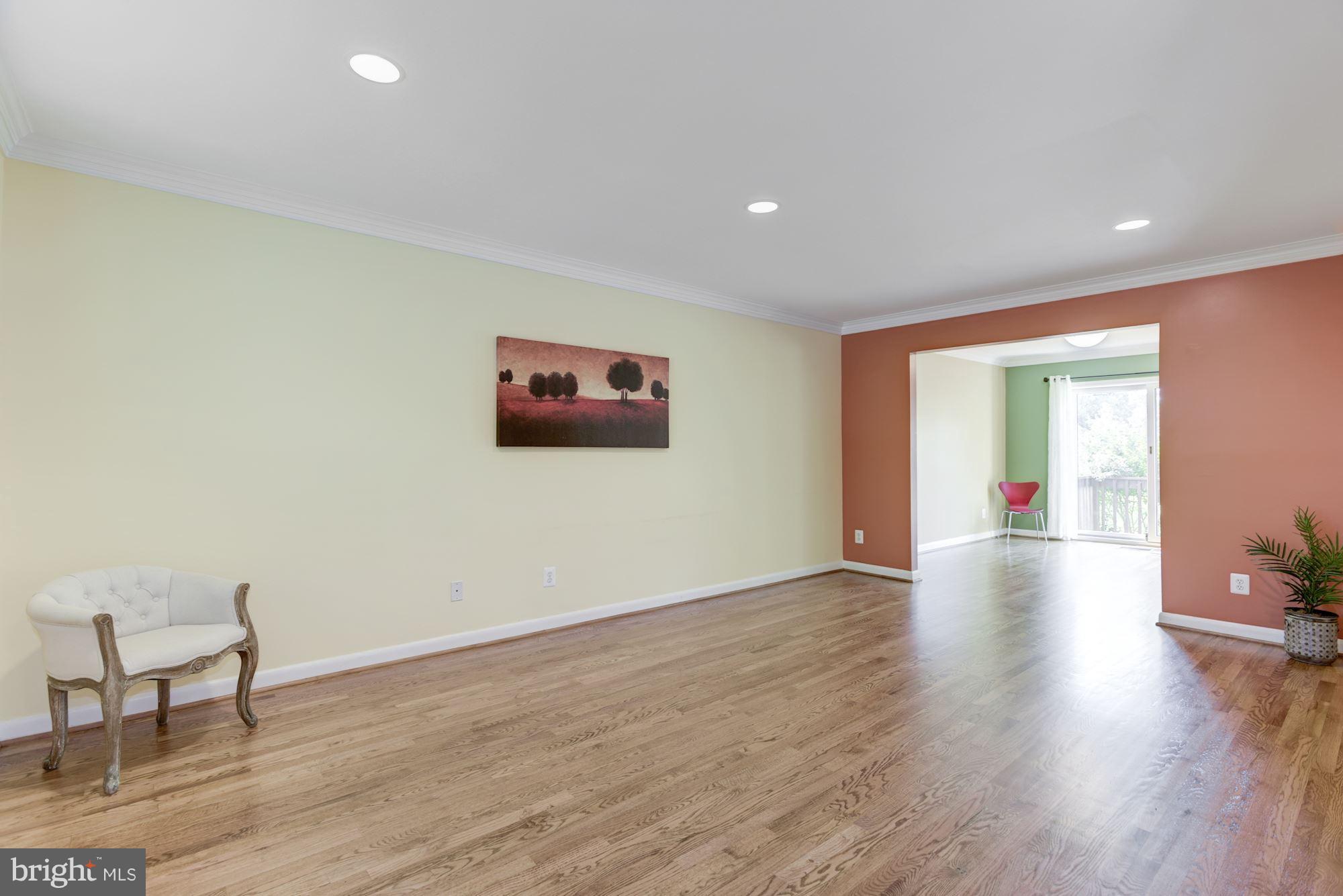 11607 Golf Course Square Reston, VA 20191 - Photo 5 of 30 Living Room