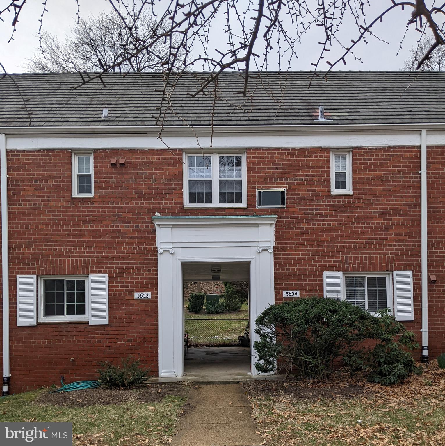 3652 Gunston Road Alexandria, VA 22302 - Photo 1 of 3 Front Entrance
