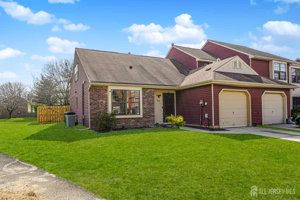 $525,000 | 27 Ross Court, East Brunswick, NJ 08816