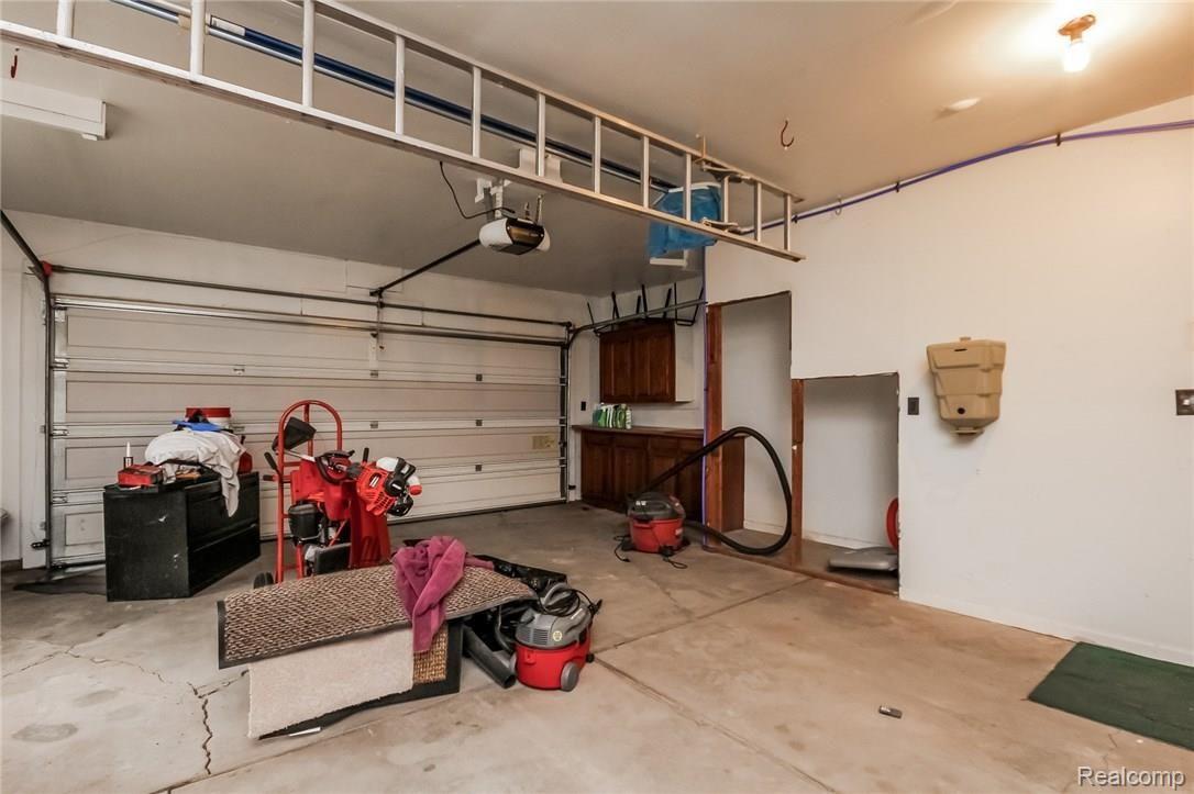 4750 Napier Road Canton, MI 48187 - Photo 73 of 97 076-Garage-2225715-medium.jpg