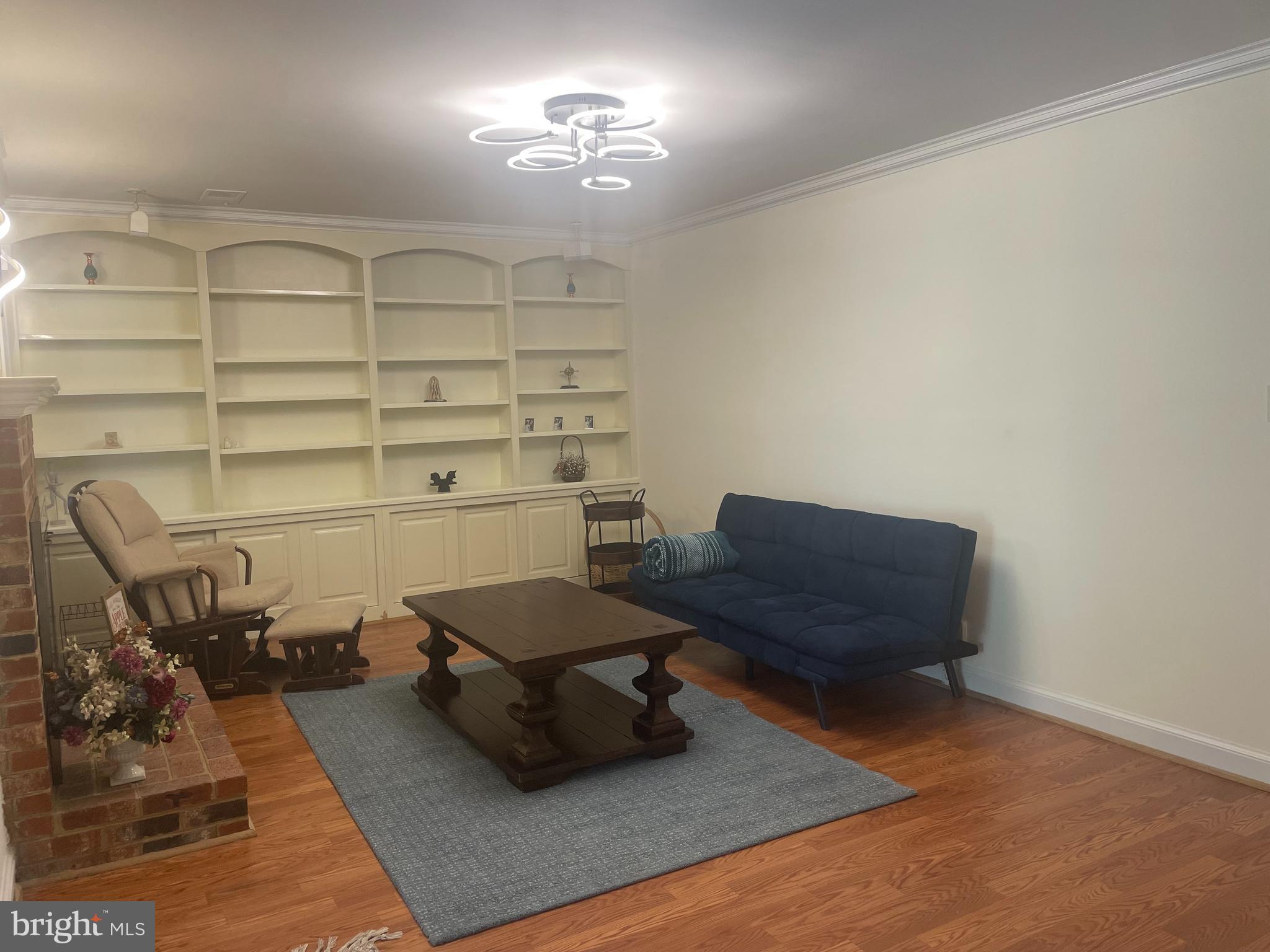 8526 Raglan Road Vienna, VA 22182 - Photo 4 of 8