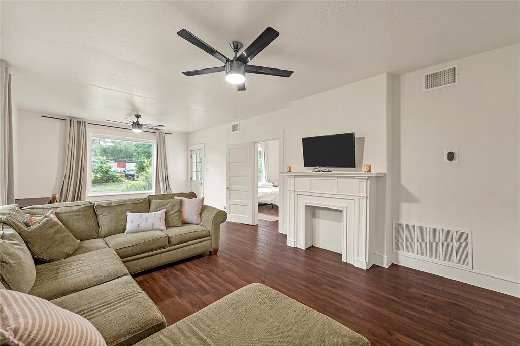 1609 Reuter Avenue Waco, TX 76708 - Photo 3 of 23