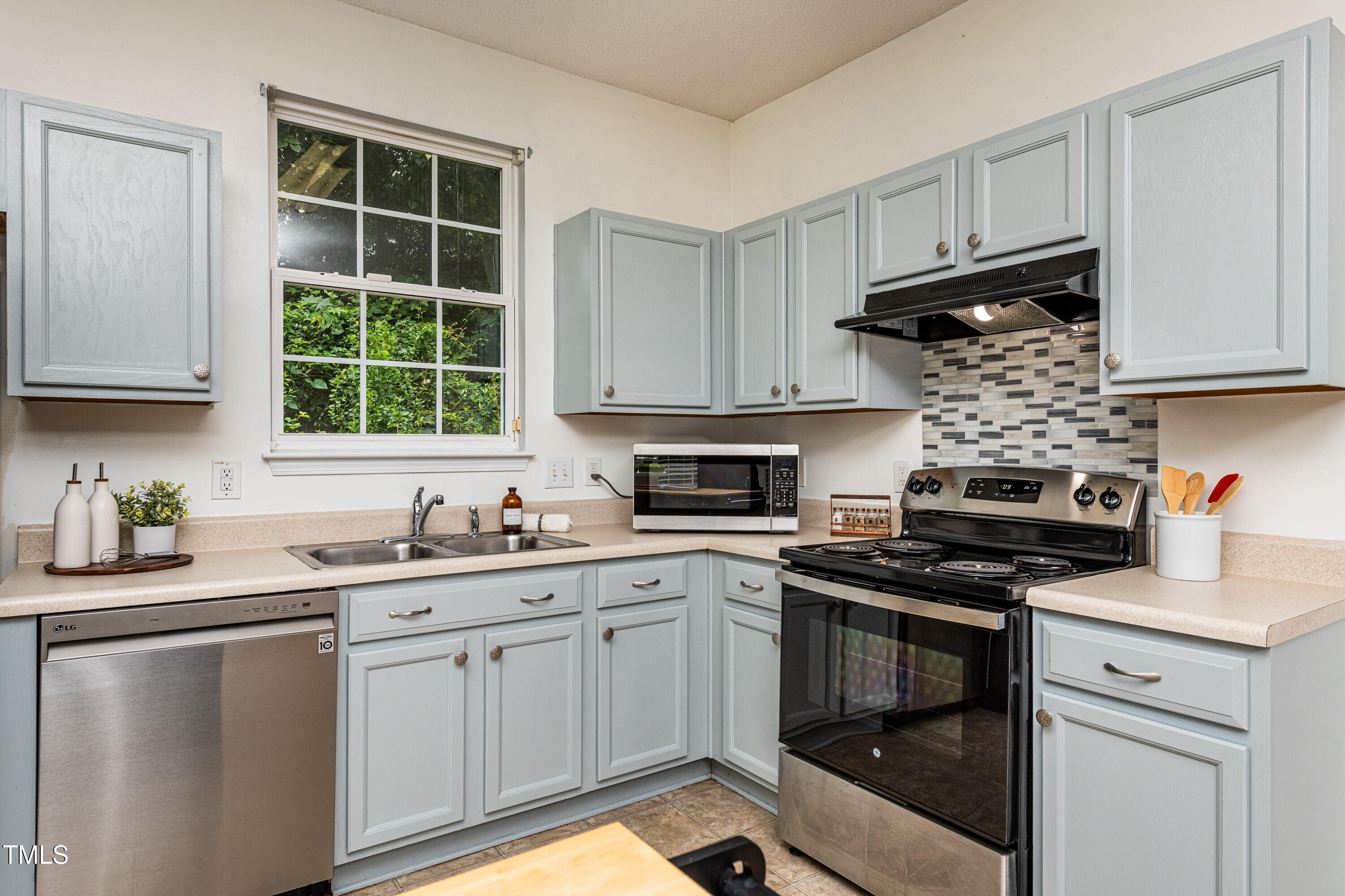 3445 Dutchman Road Raleigh, NC 27610 - Photo 6 of 38 006_Kitchen
