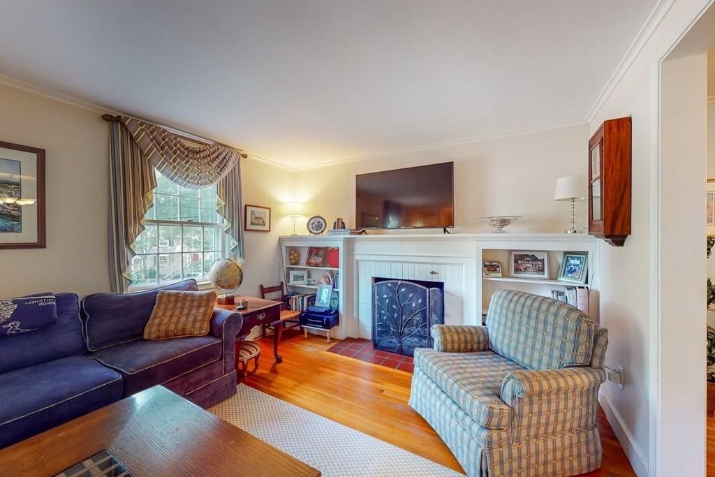 8 Pilgrim Road Hingham, MA 02043 - Photo 6 of 42 Gallery Image 6
