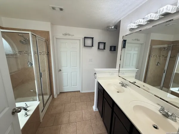 $2,100 | 238 Nesting Tree, San Antonio, TX 78253