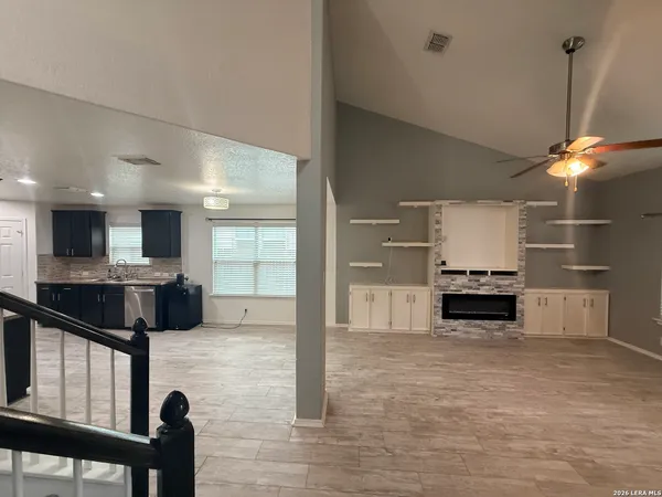 $2,100 | 238 Nesting Tree, San Antonio, TX 78253