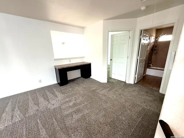 $2,100 | 238 Nesting Tree, San Antonio, TX 78253