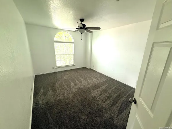 $2,100 | 238 Nesting Tree, San Antonio, TX 78253