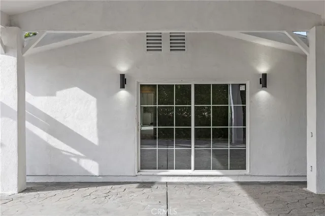 $3,500 | 19613 Lanark Street, Unit 1/4, Reseda, CA 91335