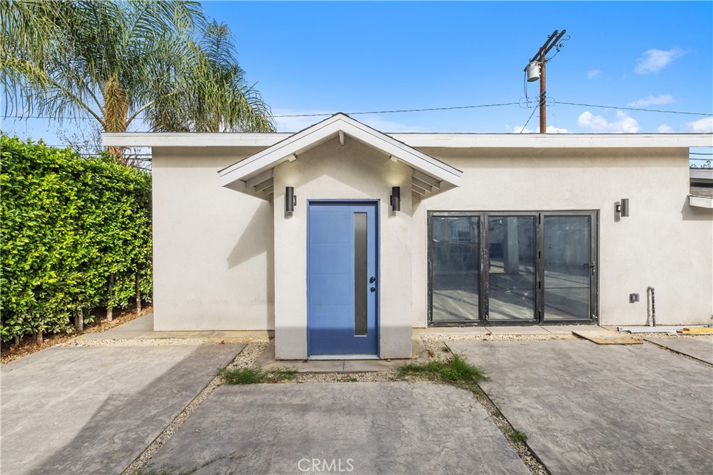 19613 Lanark Street, Unit 1/4 Reseda, CA 91335 - Photo 37 of 38 front view of a house