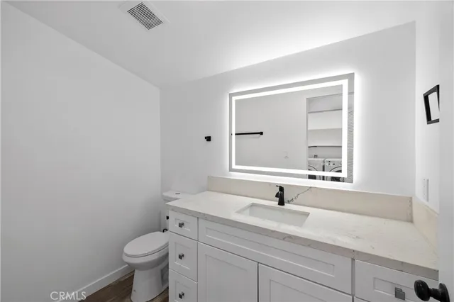 $3,500 | 19613 Lanark Street, Unit 1/4, Reseda, CA 91335