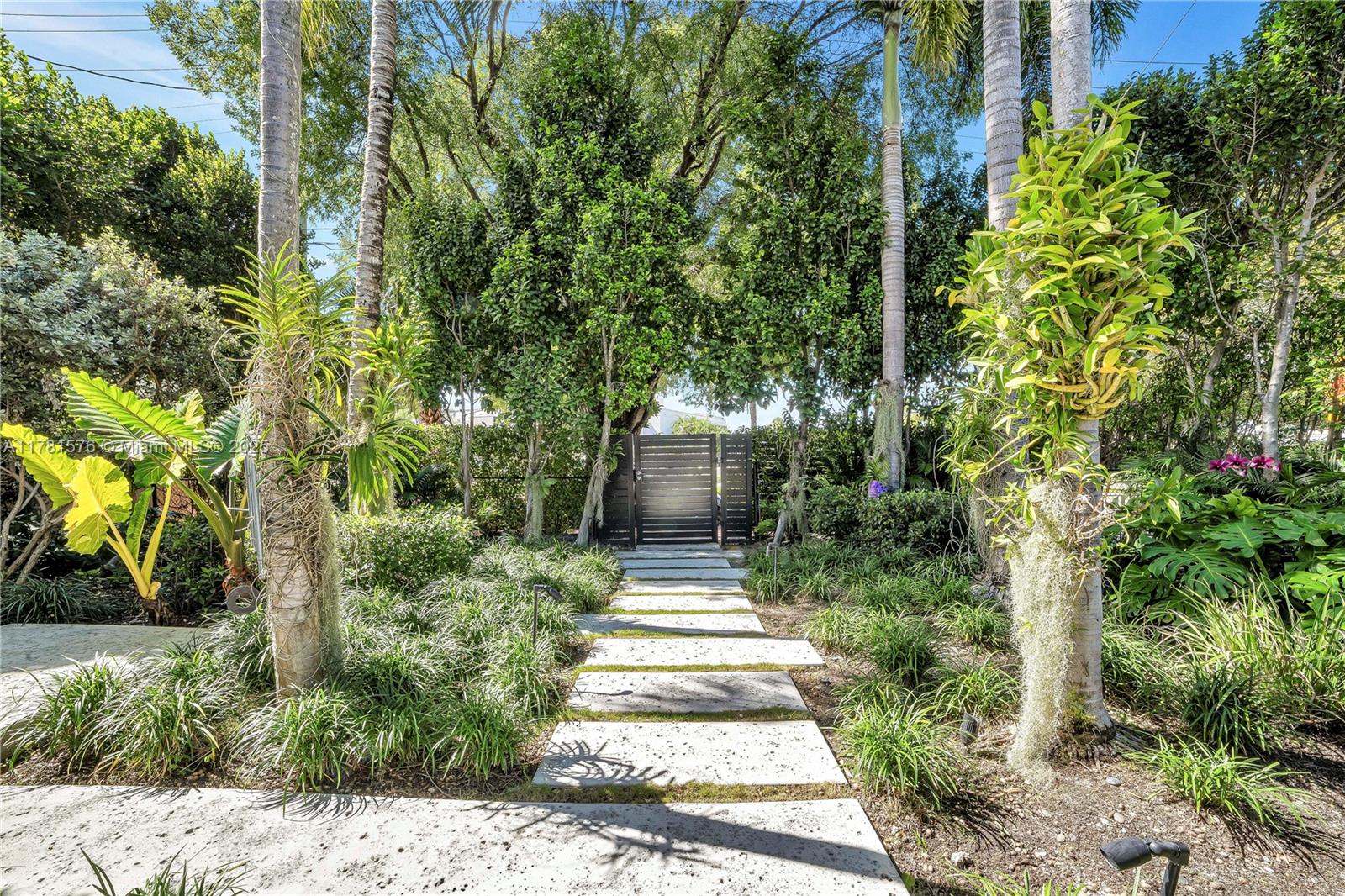 4271 Alton Road Miami Beach, FL 33140 - Photo 4 of 53