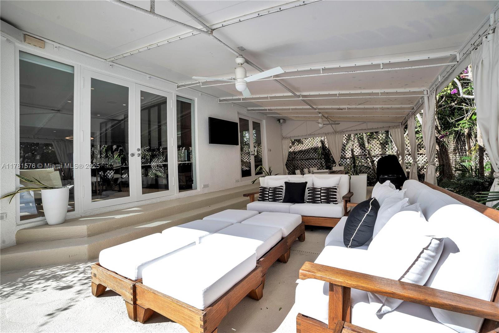 4271 Alton Road Miami Beach, FL 33140 - Photo 44 of 53