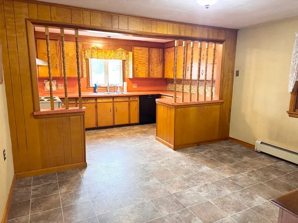 $309,900 | 208 West Street, Ludlow, MA 01056