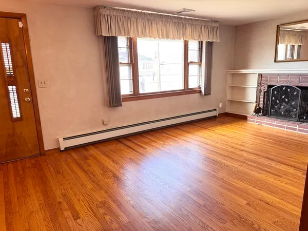 $309,900 | 208 West Street, Ludlow, MA 01056