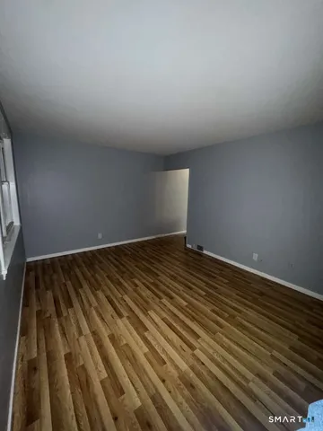 $1,300 | 33 Cannon Road, East Hartford, CT 06108