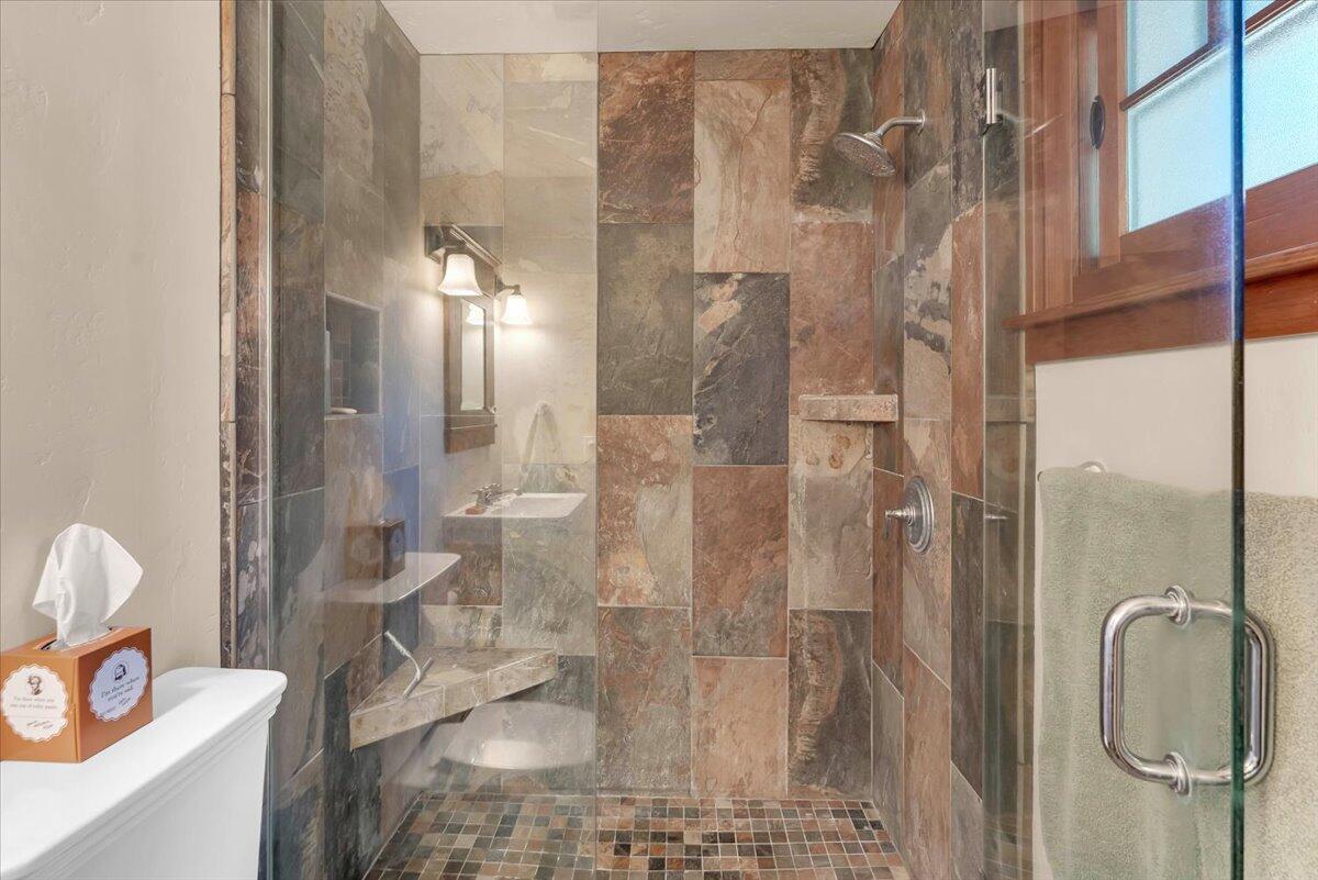 21880 Oak Meadow Road Palo Cedro, CA 96073 - Photo 27 of 79 Main bath