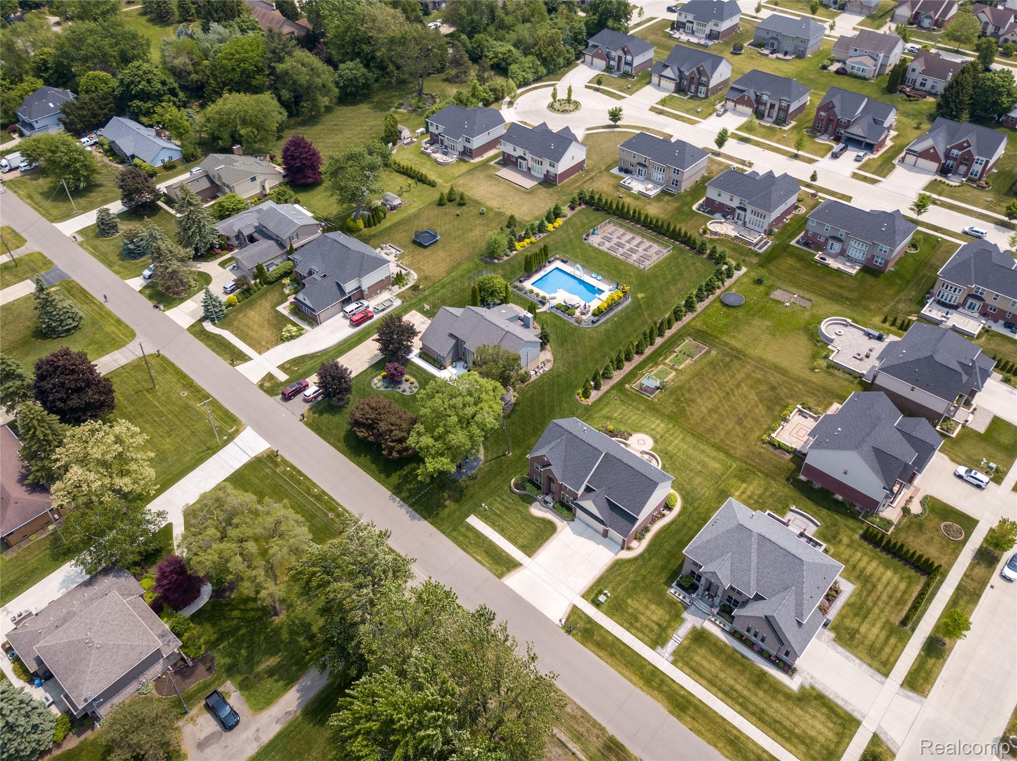 1336 Lamb Road Troy, MI 48085 - Photo 49 of 50 DJI_0066.jpeg