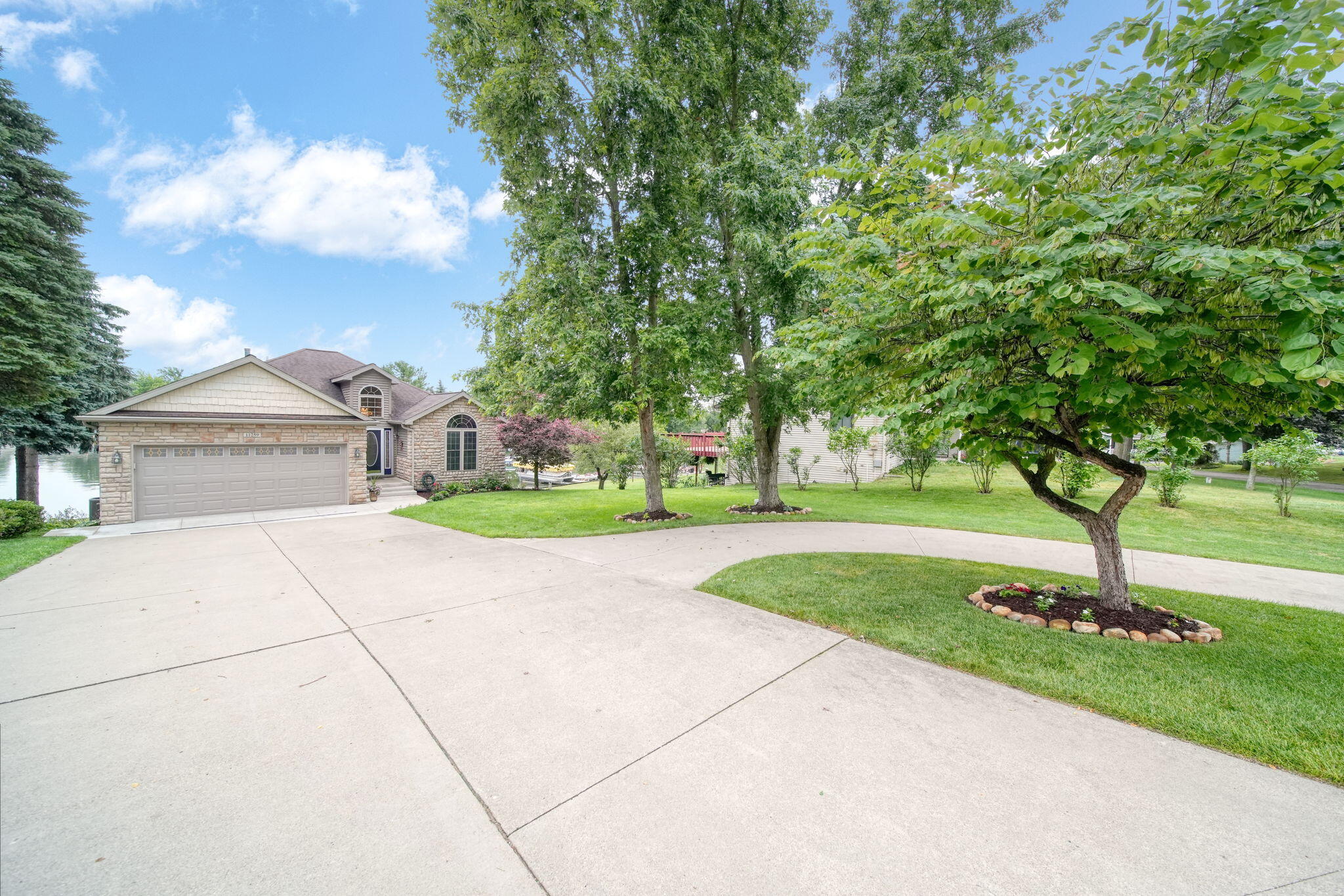 11259 Baker Road Jerome, MI 49249 - Photo 3 of 50 3-web-or-mls-DSC02137_HDR