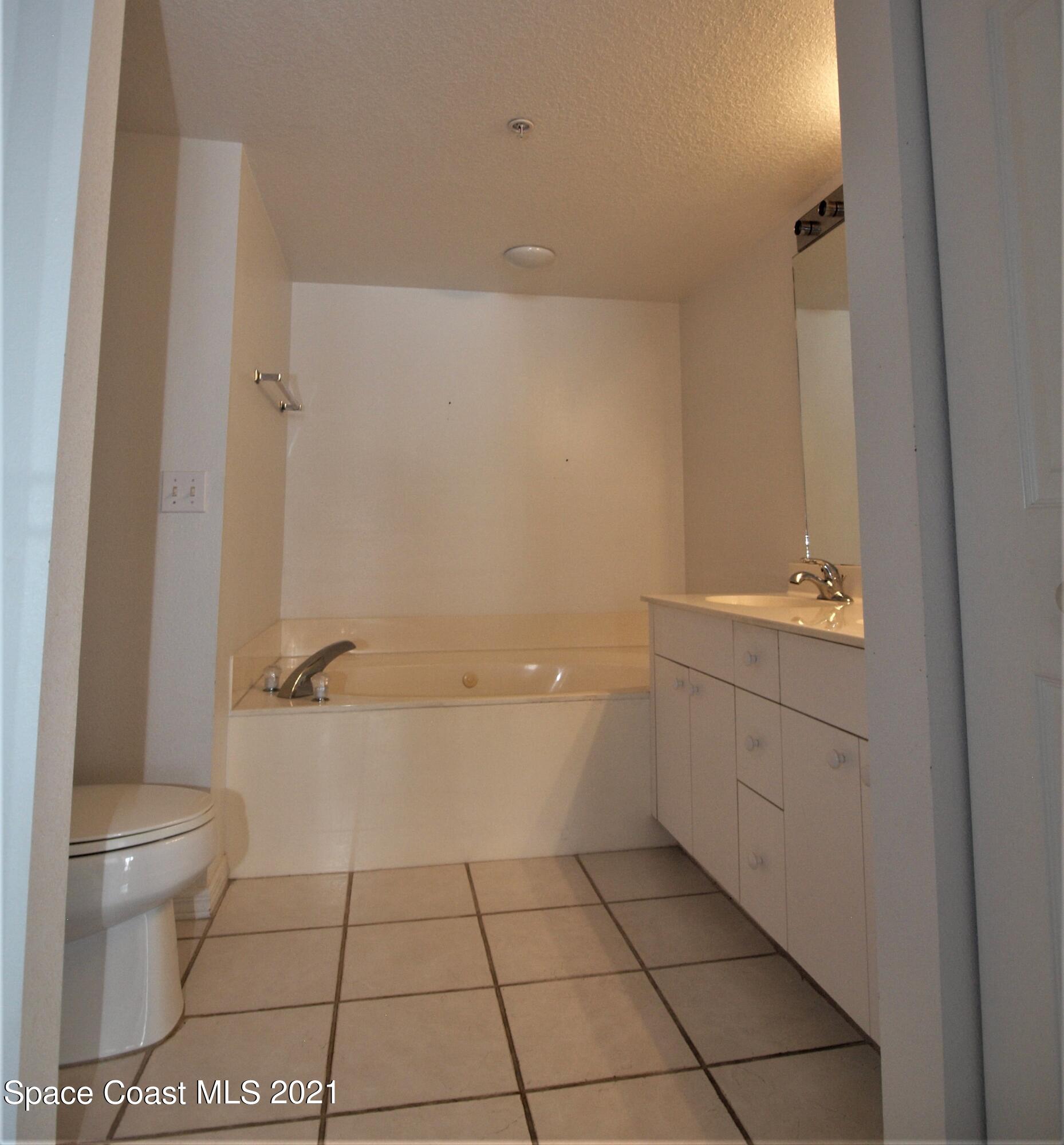 104 Riverside Drive, Unit 303 Cocoa, FL 32922 - Photo 19 of 32 P1012636