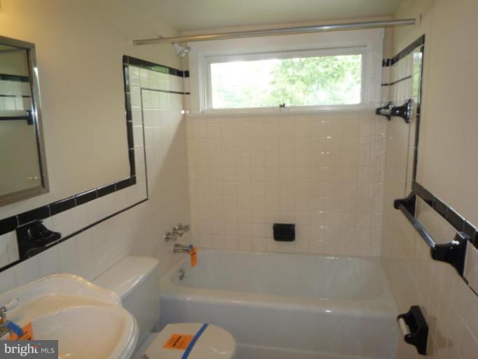 42403 Stumptown Road Leesburg, VA 20176 - Photo 13 of 17 Bath #2