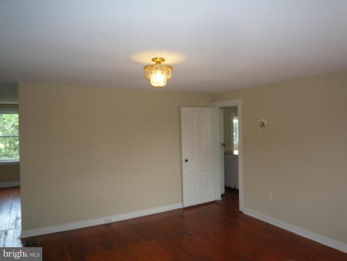 42403 Stumptown Road Leesburg, VA 20176 - Photo 3 of 17 Living Room #2