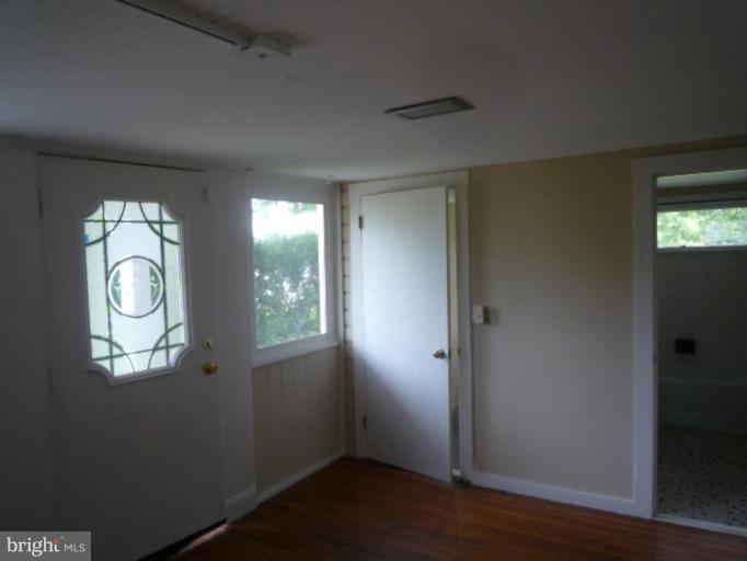 42403 Stumptown Road Leesburg, VA 20176 - Photo 4 of 17 Entrance / Foyer